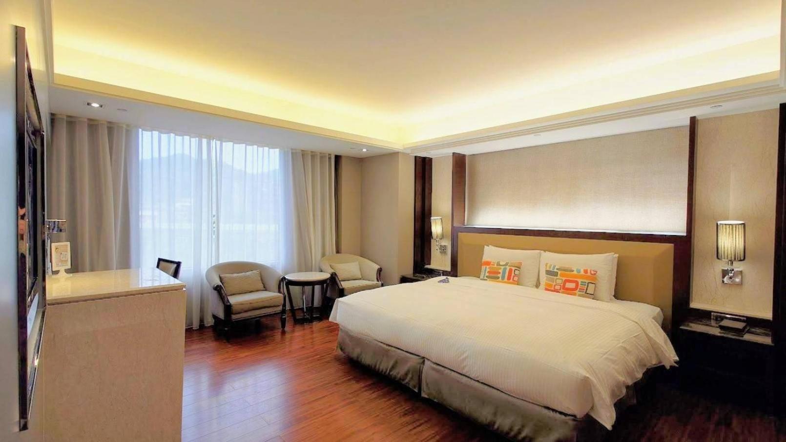 S Aura Hotel Taipei Esterno foto