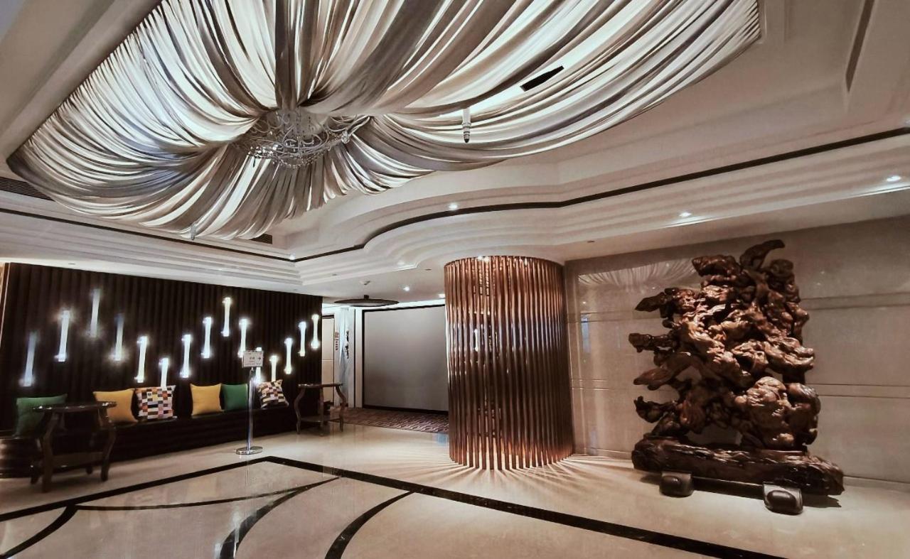 S Aura Hotel Taipei Esterno foto