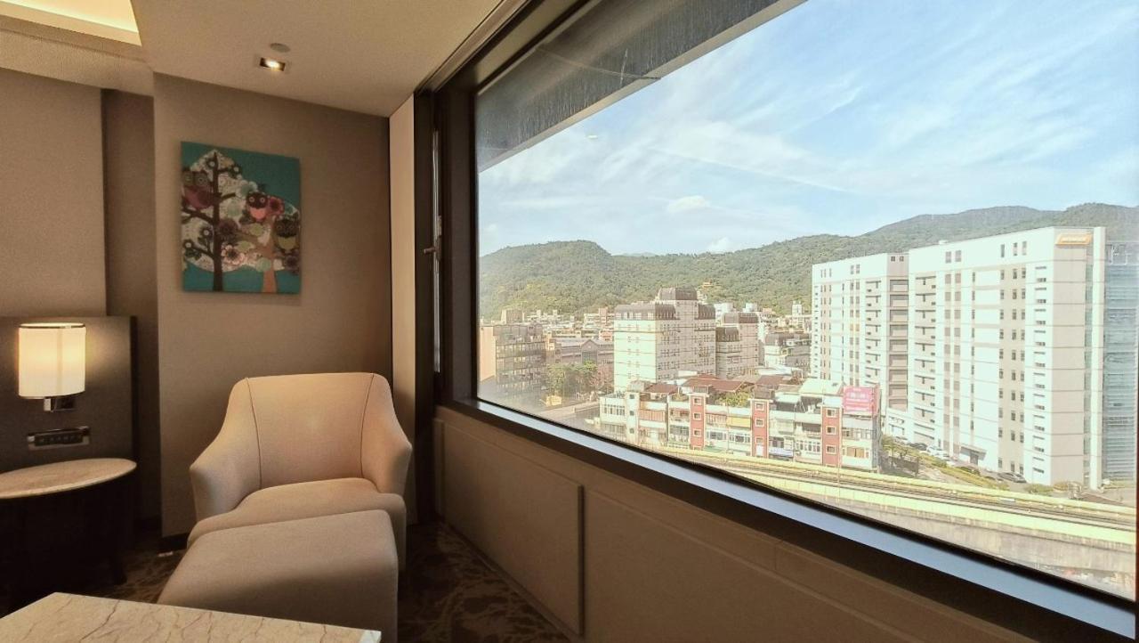 S Aura Hotel Taipei Esterno foto