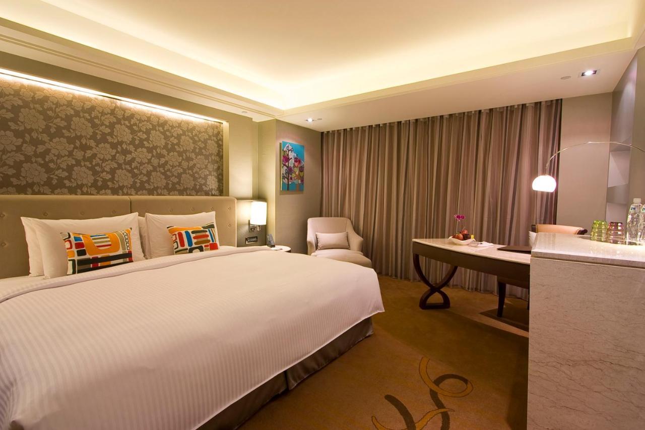 S Aura Hotel Taipei Esterno foto